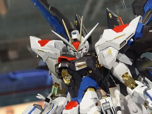 Metal-Build-Strike-Freedom-Gundam-(2)