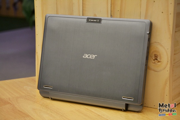 Acer One10 - metalbridges (3)