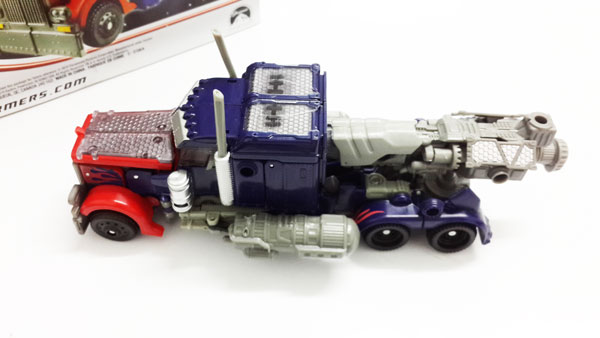 Transformers-Dark-Of-The-Moon-Optimus-Prime-Voyager-Class-Mechtech-(1)