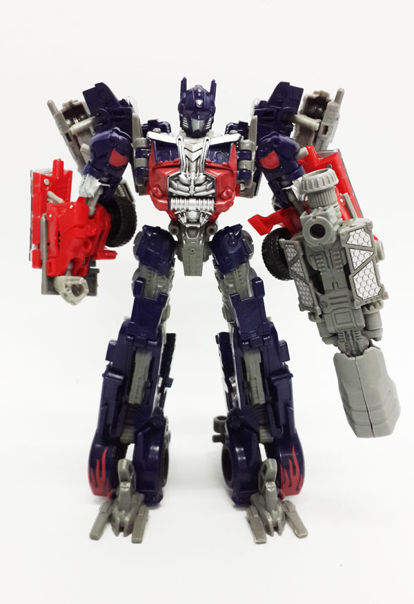 Transformers-Dark-Of-The-Moon-Optimus-Prime-Voyager-Class-Mechtech-review-(2)