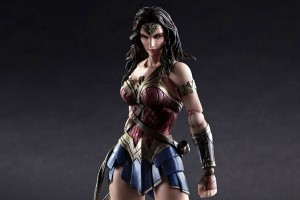 Play Arts Kai  Wonder Woman - Batman v Superman Dawn of Justice (Square Enix) Cover00