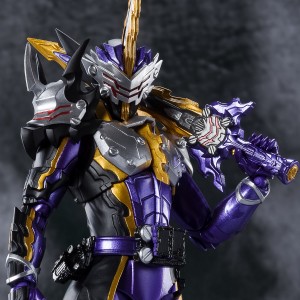 S.H.Figuarts KAMEN RIDER CALIBUR JAAKU DRAGON (1)