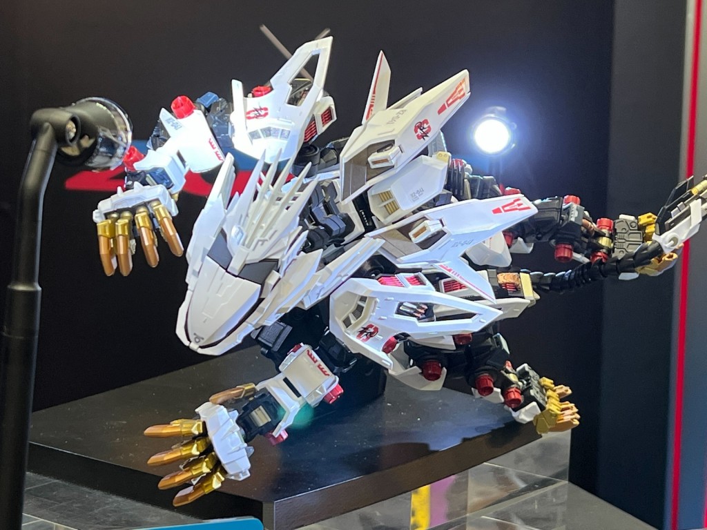 chogokin-x-zoids-rz-041-liger-zero (5)