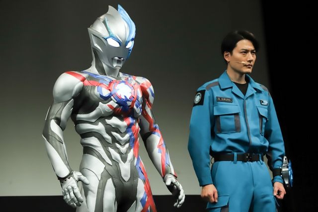 S.H. Figuarts Ultraman Blazar (12)