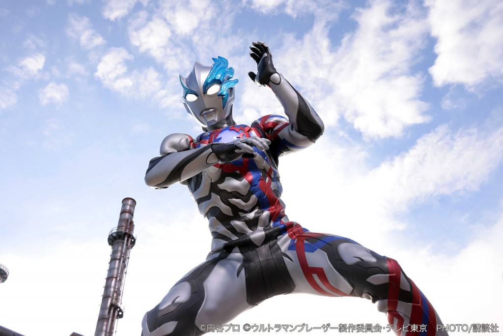 S.H. Figuarts Ultraman Blazar (13)