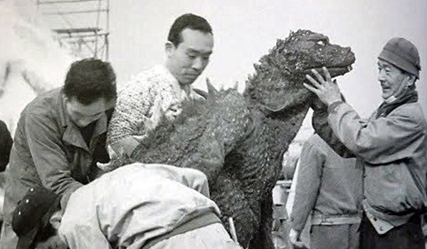 3-suit-actor-godzilla (3)