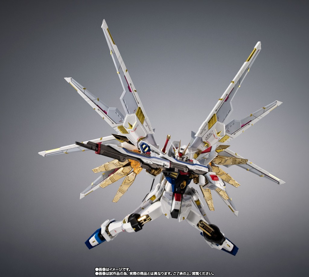 CHOGOKIN MIGHTY STRIKE FREEDOM (5)