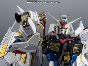 CHOGOKIN MIGHTY STRIKE FREEDOM (9)