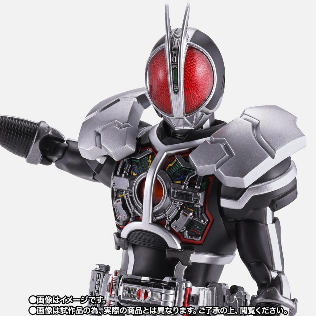 S.H.Figuarts (SHINKOCCHOU SEIHOU) MASKED RIDER FAIZ Axel Form  (1)