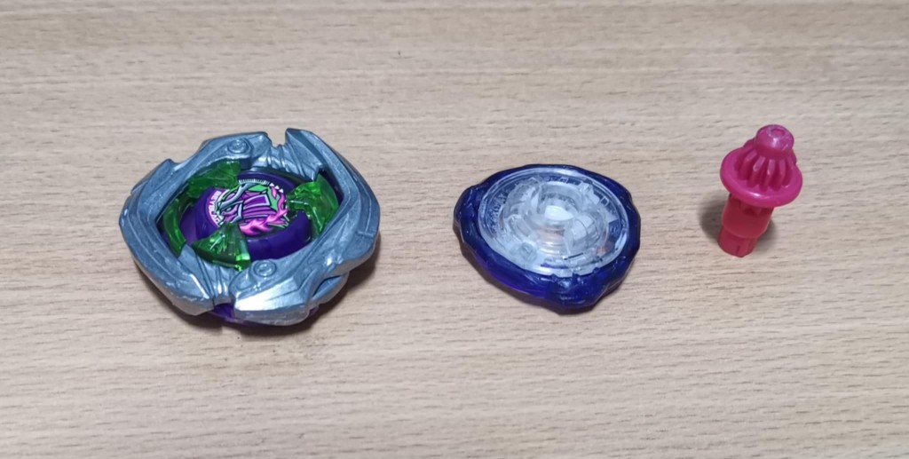 beyblade-x-ux09-starter-samurai-saber-2-70-l (1)