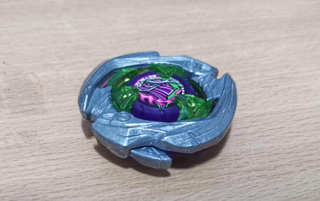 beyblade-x-ux09-starter-samurai-saber-2-70-l (6)