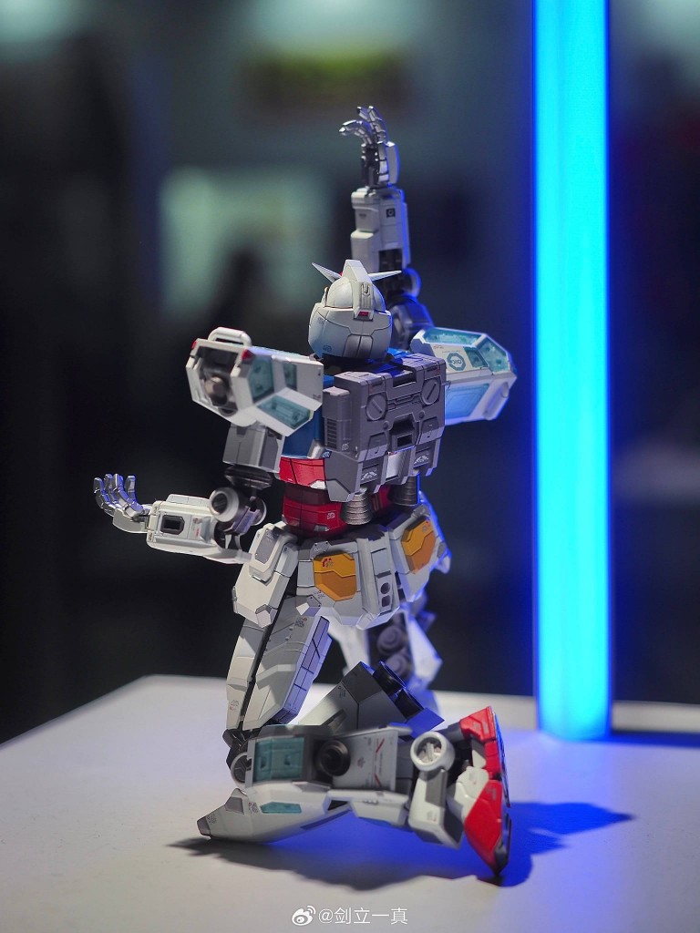 Robot Spirits (SIDE MS) RX-78F00E Gundam (3)